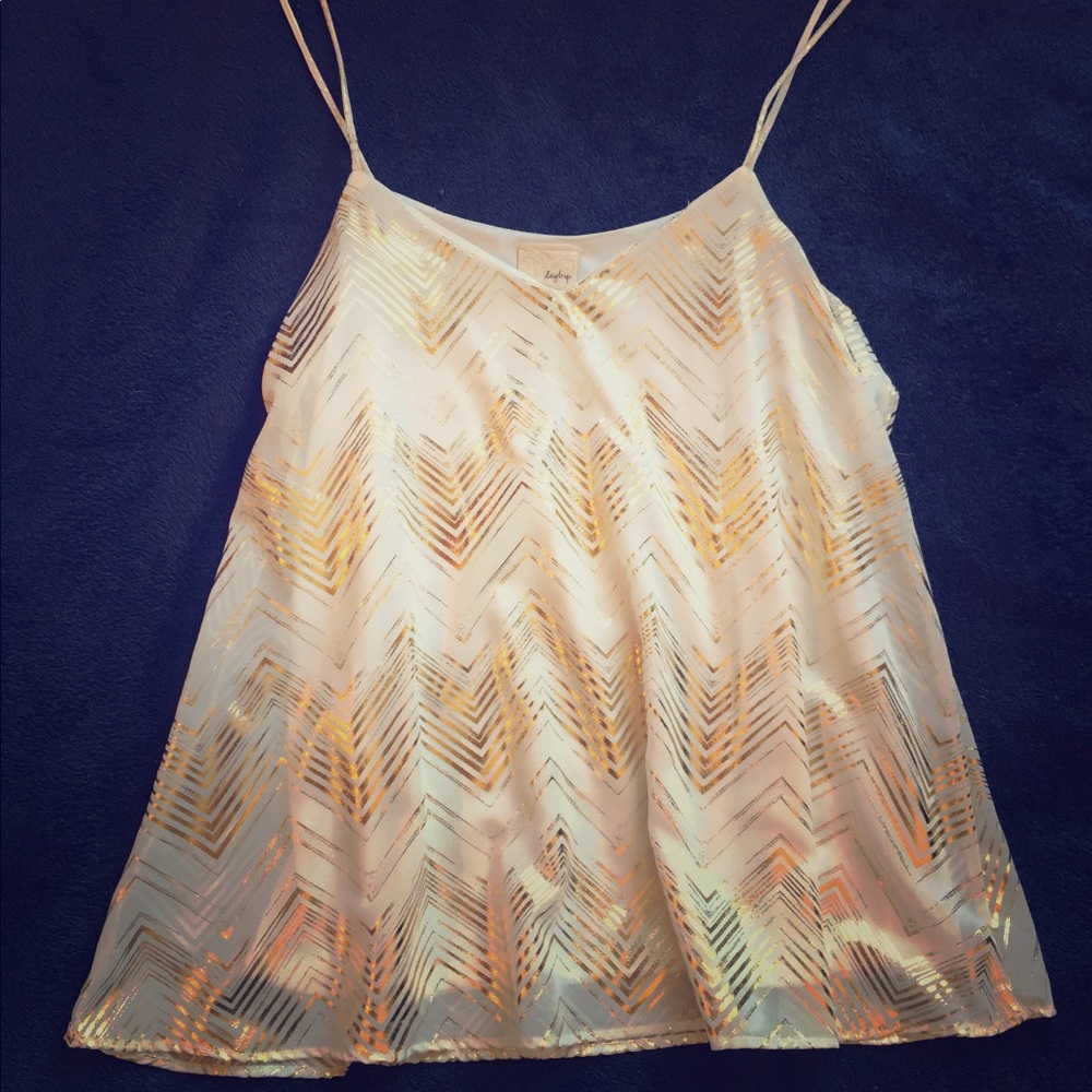 Day trip boutique tank from Buckle. White/gold